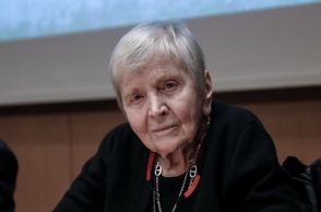 Ελένη Γλύκατζη - Αρβελέρ: O Μέγας Αλέξανδρος είναι θαμμένος στην Βεργίνα Τι δήλωσε η διακεκριμένη βυζαντινολόγος για τον τάφο του Μακεδόνα Βασιλιά