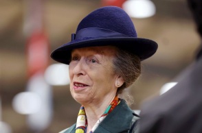 Η πριγκίπισσα Άννα επέστρεψε στα καθήκοντά της, τρεις εβδομάδες μετά το ατύχημα με το άλογο 