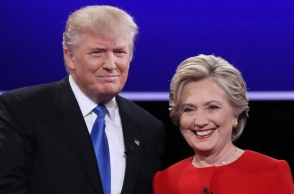 Ντόναλντ Τραμπ και Χίλαρι Κλίντον στο ντιμπέιτ του 2016