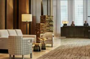 Το ξενοδοχείο Four Seasons στη Νέα Υόρκη φιλοξένησε δωρεάν γιατρούς και νοσηλευτές που αντιμετώπισαν τον κορωνοϊό