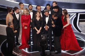 Oscars 2022: Στο CODA βραβείο Καλύτερης Ταινίας - Το καστ της ταινίας παρέλαβε το αγαλματίδιο