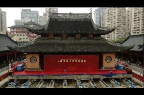 Structure Relocation of a Historic Temple as a Whole is Done in Shanghai
