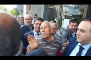 Thestival.gr Συνταξιούχος Καραμανλή