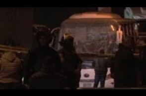 Egypt - Bomb strikes tourist bus near Giza pyramids