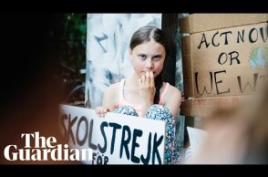 Greta Thunberg joins hundreds of teenagers in climate protest in New York