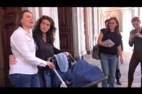 Registrato all'anagrafe di Torino il figlio di due madri. È la prima volta in Italia