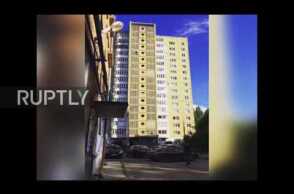 See real life SPIDERMAN scaling Perm tower block