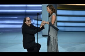 Emmy Winner Glenn Weiss Surprises Girlfriend With On-stage Proposal