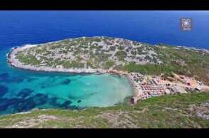 Μια εξωτική γωνιά στην άκρη της Ελλάδας Λιβαδάκι Σάμος | Livadaki beach Samos Greece Drone