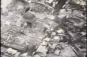 Raw: Islamic State Destroys 12th Century Mosque