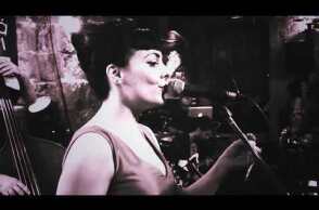 Αλεξάνδρα Κλάδη - Αύγουστος στην Αθήνα