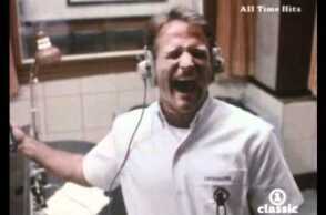 James Brown - I feel good (Good Morning Vietnam Soundtrack) 1988