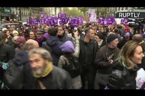 Paris : marche du mouvement «Nous Toutes» contre les violences faites aux femmes