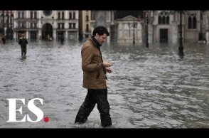 Venice flood: Incredible footage of flooding in Venice Italy after highest tide in 50 years