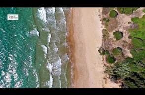 "Golden Beach”: 6 χιλιόμετρα με χρυσή αμμουδιά και ρηχά νερά Golden Beach Killini Greece Drone