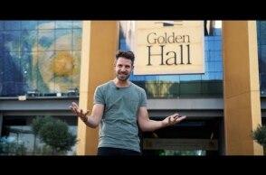 To City Vibes στον υπαίθριο κήπο του Golden Hall με τις πιο funky καντίνες