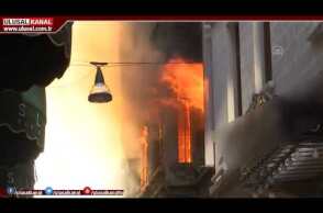 Beyoğlu'nda 5 katlı tarihi binada çıkan yangın çıktı