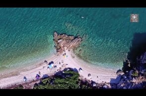 Η παραλία των Γυμνιστών  (Σελώσου by Tonis Sfinos) | Κρυφές παραλίες της Αττικής 3 Greece Drone