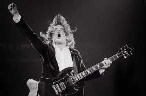 Ο κιθαρίστας των AC/DC, Angus Young
