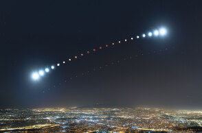 alexandros-maragos-total-lunar-eclipse-over-athens-greece-comp.jpg