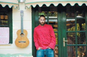 Άρης Βεζενές