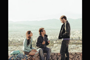 Γύρισμα στον Λυκαβηττό με τους 3 πρωταγωνιστές της ταινίας, Όμηρο Πουλάκη, Προμηθέα Αλειφερόπουλο, Ηρώ Μπέζου