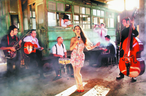 Η The Speakeasies Swing Band φωτογραφημένη από την Ani Jo