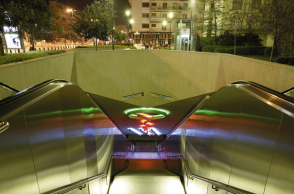 Στίβεν Αντωνάκος - Σταθμός Μετρό Αμπελοκήπων