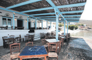 Θαλασσάκι, ταβέρνα με όλες της Τήνου τις νοστιμιές