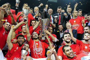 Ο Ολυμπιακός στην κορυφή της Ευρώπης κερδίζοντας τη Ρεάλ Μαδρίτης