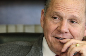 Ρόι Μουρ, σεξουαλική παρενόχληση