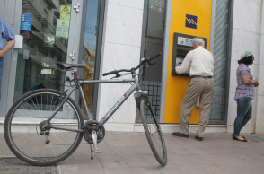 Το επόμενο βήμα για τη χαλάρωση των capital controls δεν θα είναι για όλους