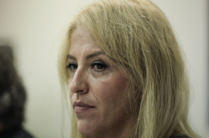 Ρένα Δούρου: «Αναλαμβάνω τις ευθύνες της Περιφέρειας εάν προκύψουν»  