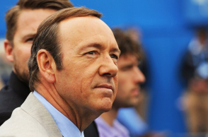 Ενίσχυση ερευνών της Σκότλαντ Γιαρντ σε βάρος του Κέβιν Σπέισι για σεξουαλική επίθεση