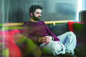 Γνωρίσαμε τον ταλαντούχο ηθοποιό Γιωργή Τσουρή που νιώθει ευτυχής σε μία δύσκολη εποχή 