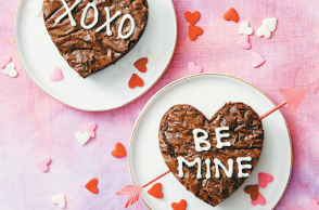 1453406945-valentine-brownies.jpg