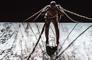 Ο «XENOS» του Άκραμ Καν στη Στέγη του Ιδρύματος Ωνάση ©Jean Louis Fernandez