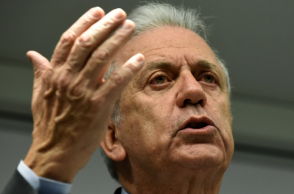 avramopoulos2423423423423.jpg