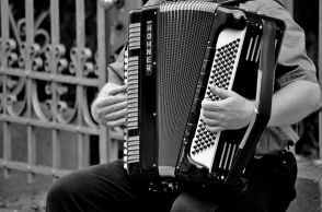 accordion-1466482_1920.jpg