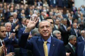 Η Τουρκία απομακρύνεται από την ΕΕ, λέει η Κομισιόν 