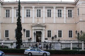 Ο Ρουβίκωνας απειλεί δικαστές με αφορμή την υπόθεση της Τήνου 