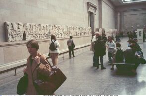 Να επιστραφούν στην Ελλάδα τα γλυπτά του Παρθενώνα, δηλώνει ο Κόρμπιν 