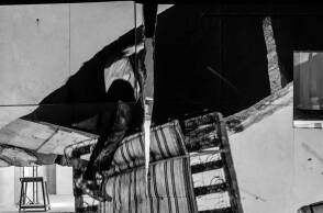 «Αποτυχημένες απόπειρες αιώρησης στο εργαστήριό μου» του Δ. Κουρτάκη, Φεστιβάλ Αθηνών - Πειραιώς 260 (Δ)