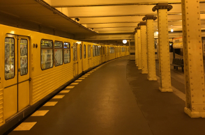 Σταθμός μετρό «Κλόστερ Στράσε»