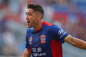dimi-petratos-newcastle-jets_1umn4d5bkiyxk1wu9g22tel0px.jpg