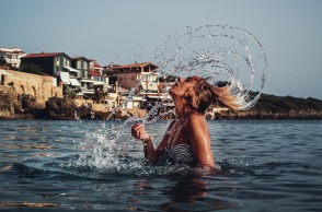 girl-hair-sea-splash.jpg