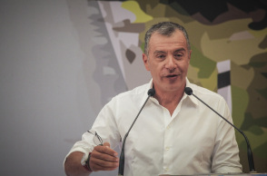 Η μαντινάδα που αφιέρωσε ο Σταύρος Θεοδωράκης στη Μαρία Μπελιμπασάκη 