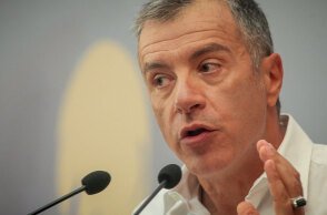 theodorakis.jpg
