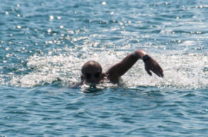 chrisikopoulos-swimming.jpg