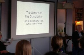 Susan και Peter Barrett, με τίτλο «Ο κήπος του Παππού, Η ζωή στην Ελλάδα τη δεκαετία του 1960»
